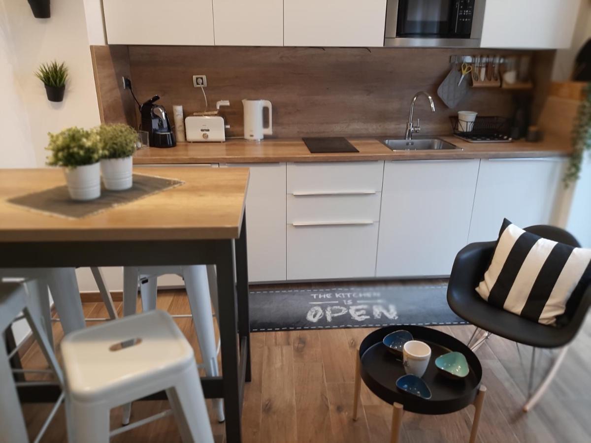Arena Design Apartments With Free Private Parking And With A Terrace Pula Extérieur photo