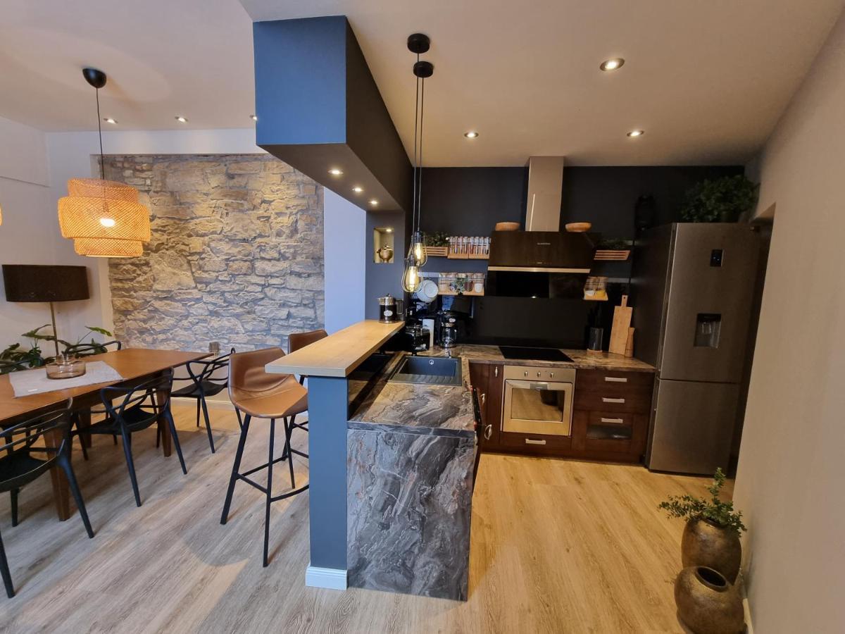 Arena Design Apartments With Free Private Parking And With A Terrace Pula Extérieur photo