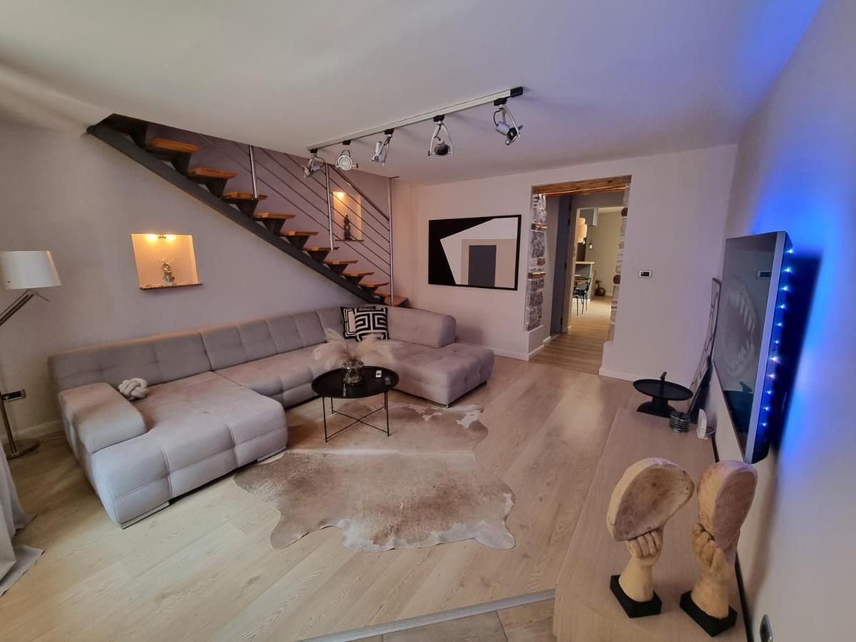 Arena Design Apartments With Free Private Parking And With A Terrace Pula Extérieur photo