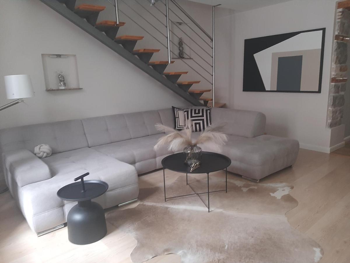 Arena Design Apartments With Free Private Parking And With A Terrace Pula Extérieur photo