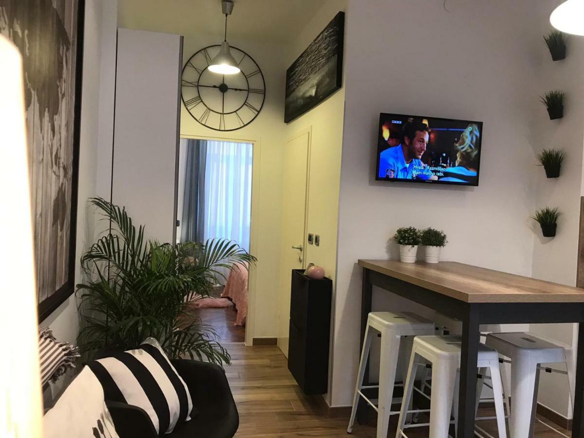 Arena Design Apartments With Free Private Parking And With A Terrace Pula Extérieur photo