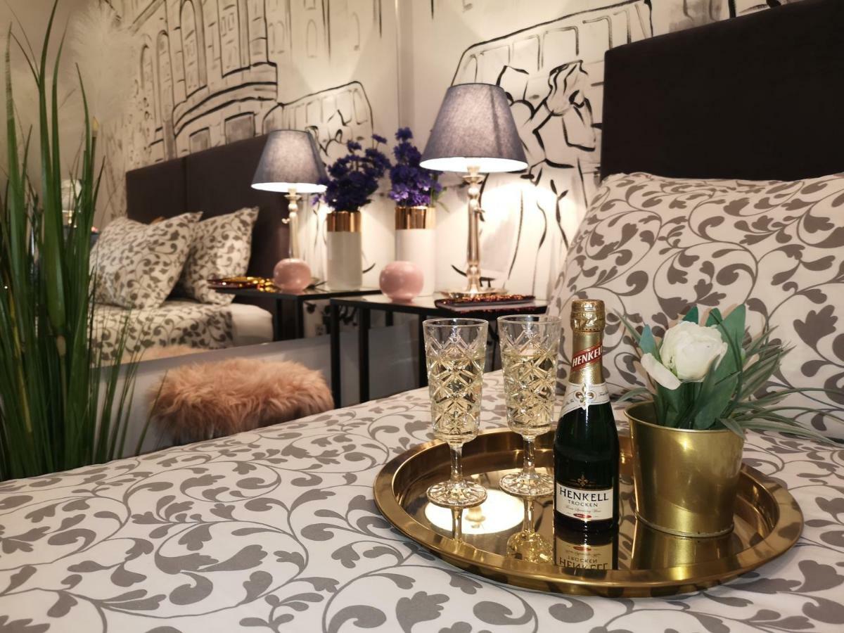 Arena Design Apartments With Free Private Parking And With A Terrace Pula Extérieur photo