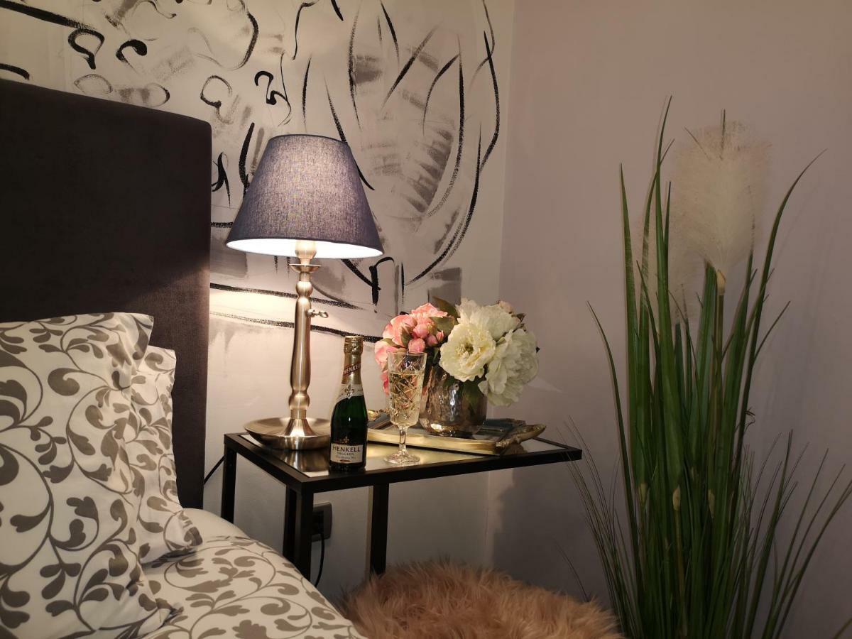 Arena Design Apartments With Free Private Parking And With A Terrace Pula Extérieur photo